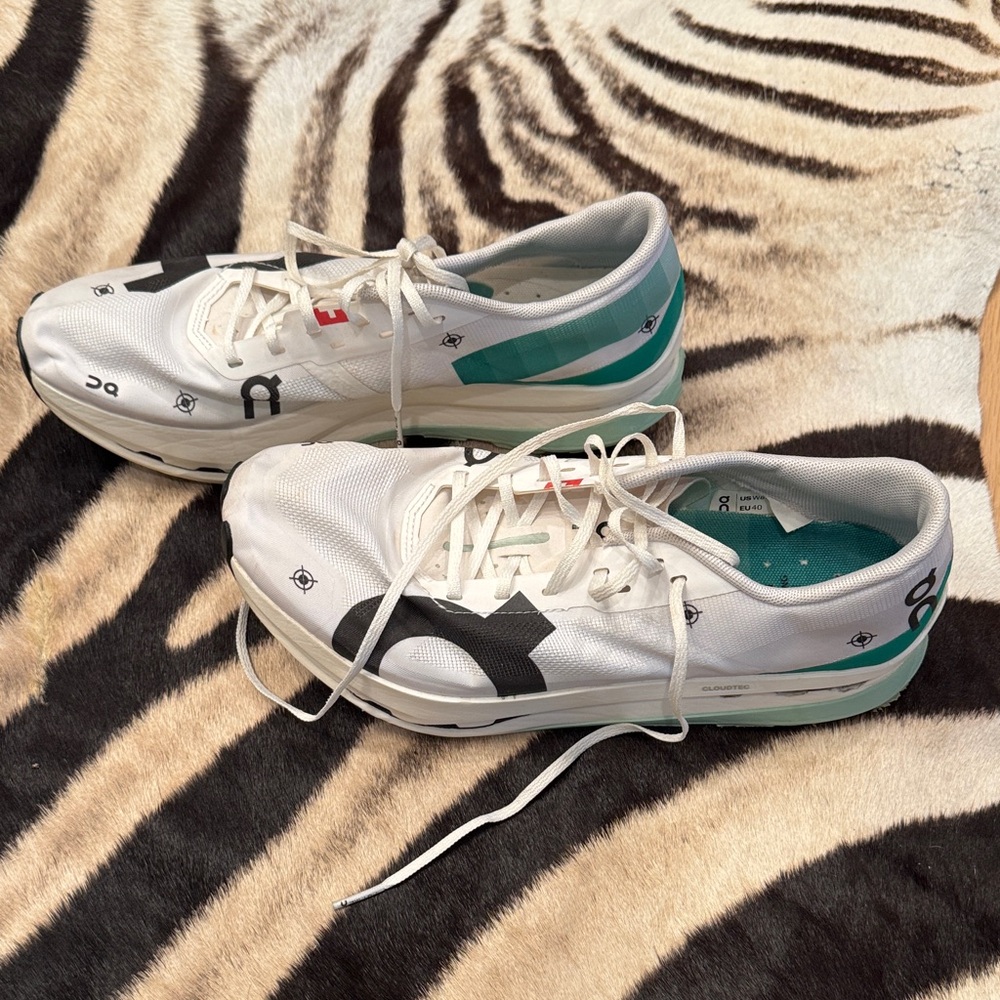 ON RUNNING Cloudboom Echo 3 Women's White and Teal Sneakers